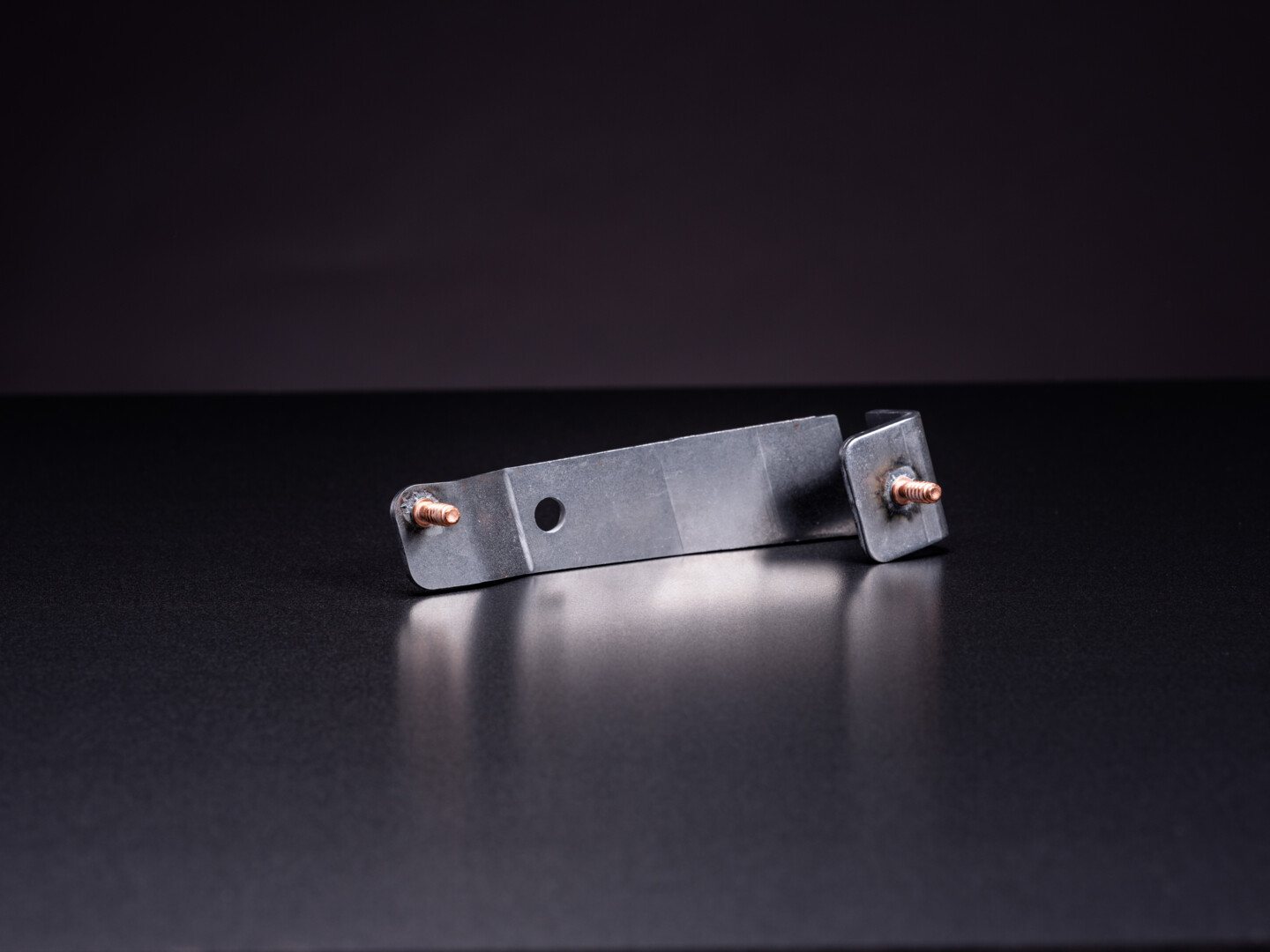 Halter mit Schweißbolzen | Fahrzeugindustrie