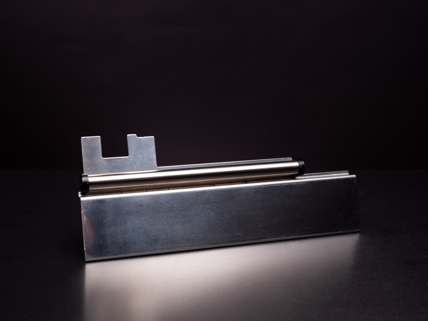 Abdeckblech mit montierter Rolle | Maschinenbau