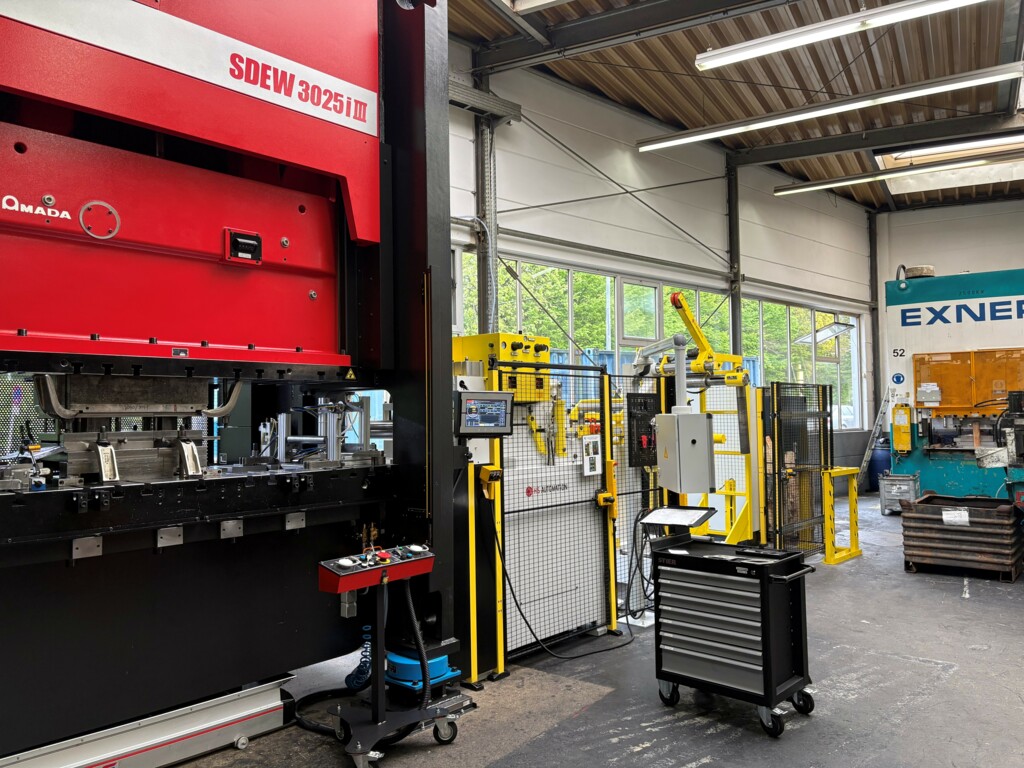 Serienproduktion in modernen Maschinenpark | Stehling Stanztechnik